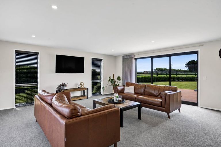 Photo of property in 1 Larlin Drive, Hawera, 4675