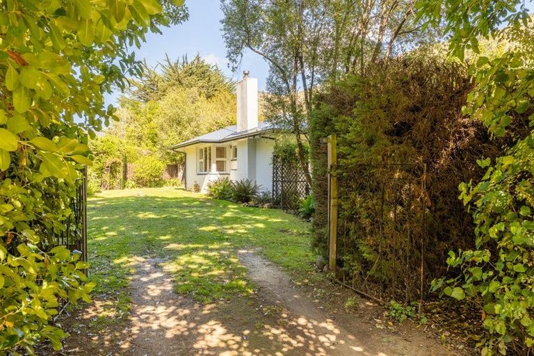 Photo of property in 15 Factory Road, Little Akaloa, 7583