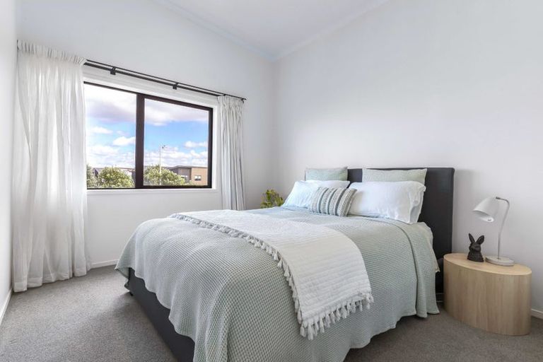 Photo of property in 37 Wallace Road, Hobsonville, Auckland, 0616