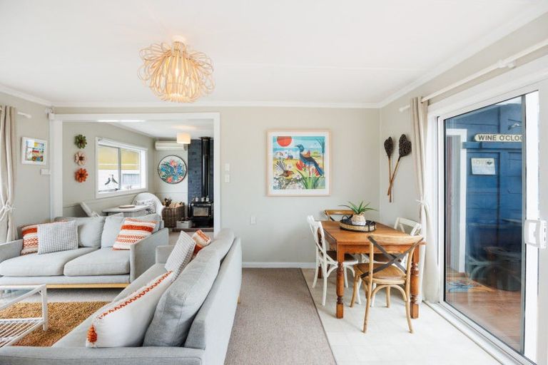 Photo of property in 7 Chaffey Street, Foxton Beach, Foxton, 4815