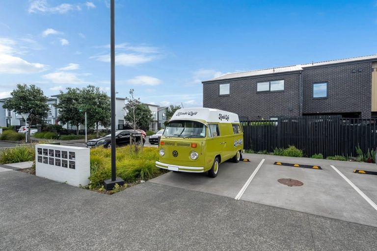 Photo of property in 68 Glidepath Road, Hobsonville, Auckland, 0616