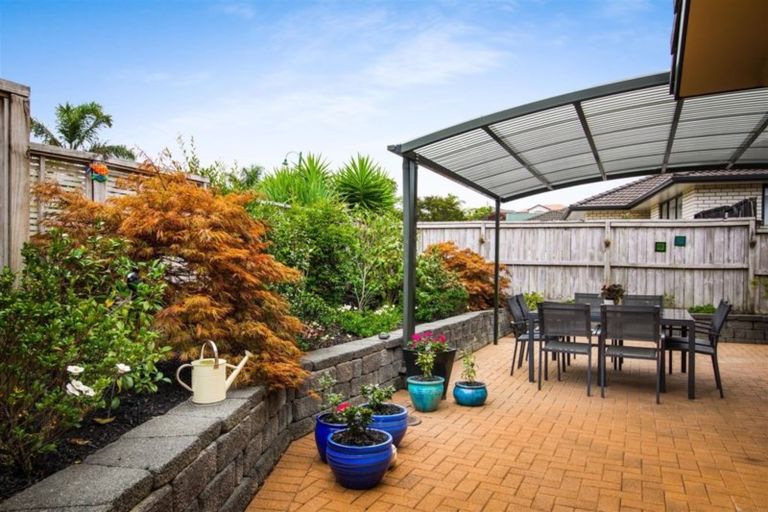 Photo of property in 30 Hercules Drive, Henderson, Auckland, 0612