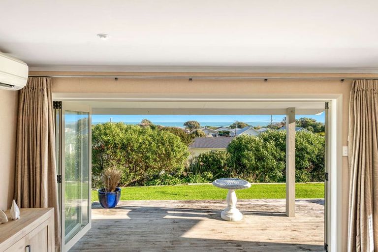 Photo of property in 153 Cornfoot Street, Castlecliff, Whanganui, 4501