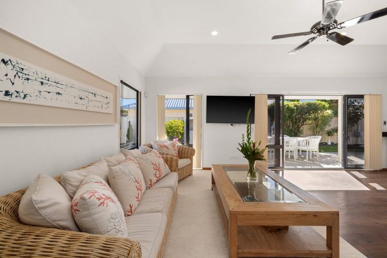 Photo of property in 48 Kensington Drive, Taradale, Napier, 4112