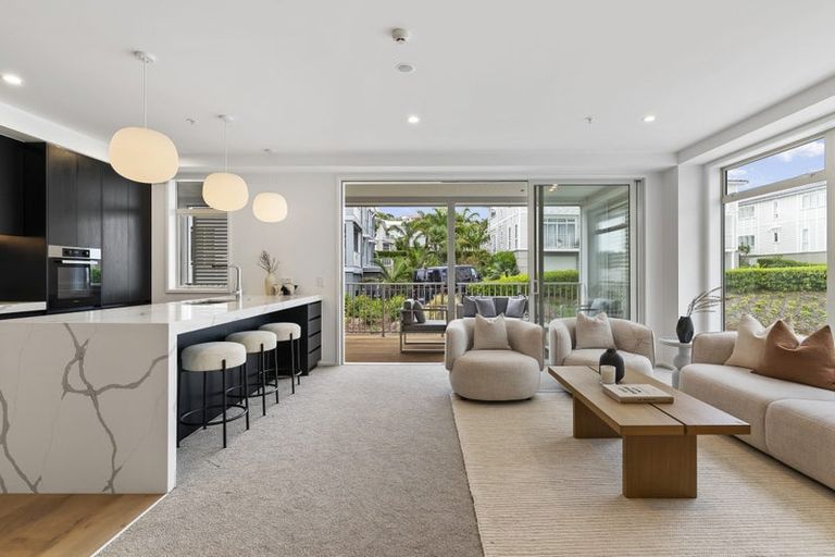 Photo of property in 121 Hibiscus Drive, Orewa, 0931