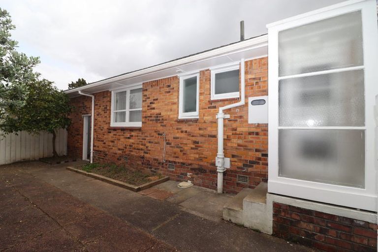 Photo of property in 2/95 Pakuranga Road, Pakuranga, Auckland, 2010