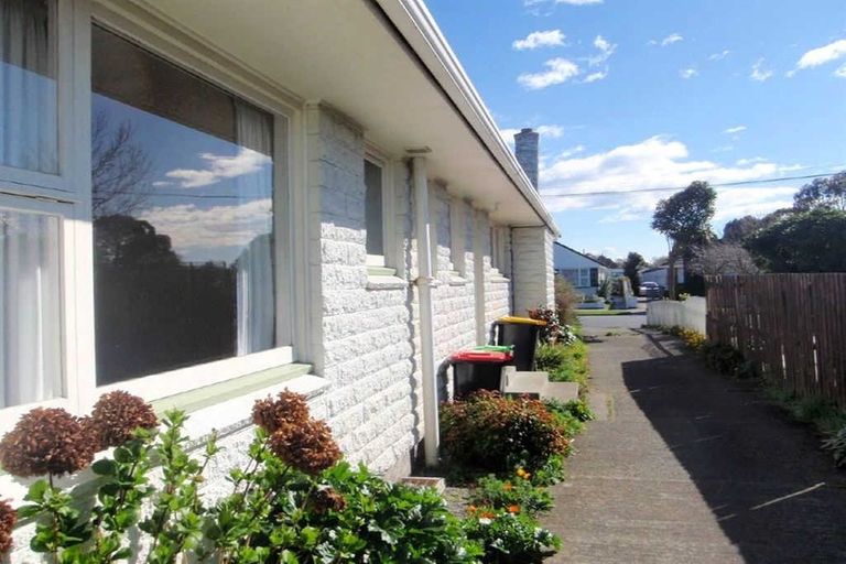 Photo of property in 43 Greendale Avenue, Avonhead, Christchurch, 8042