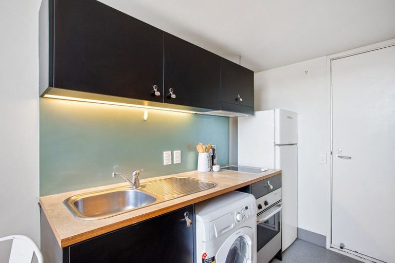 Photo of property in Urbane Apartments, 44/29 Webb Street, Mount Cook, Wellington, 6011