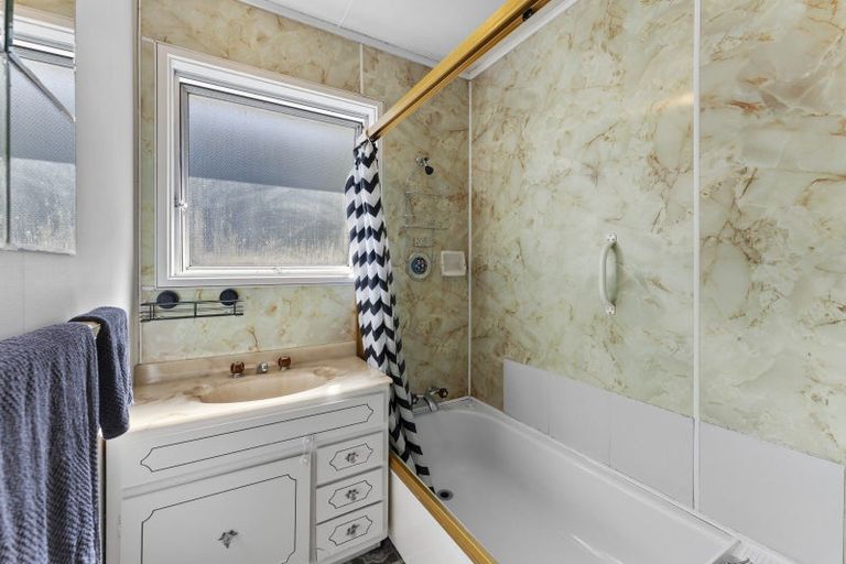 Photo of property in 31 Holland Street, Wainuiomata, Lower Hutt, 5014