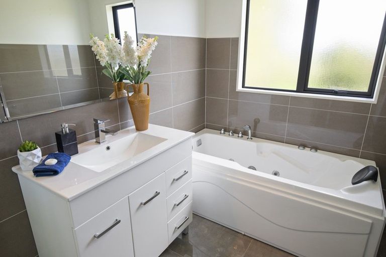 Photo of property in 24a Harrisville Road, Tuakau, 2121