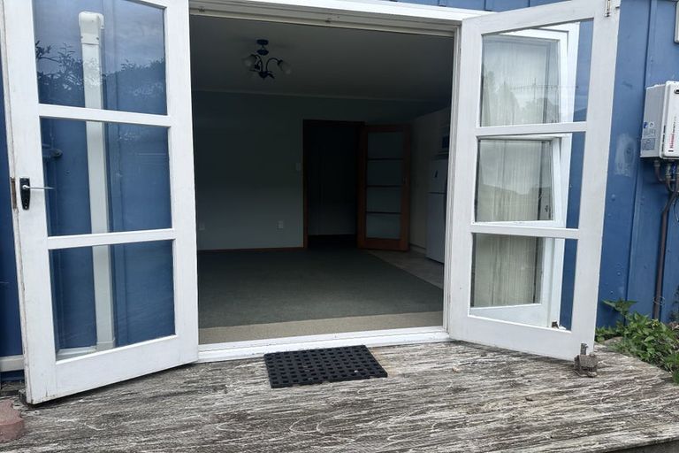 Photo of property in 82 Severn Street, Island Bay, Wellington, 6023