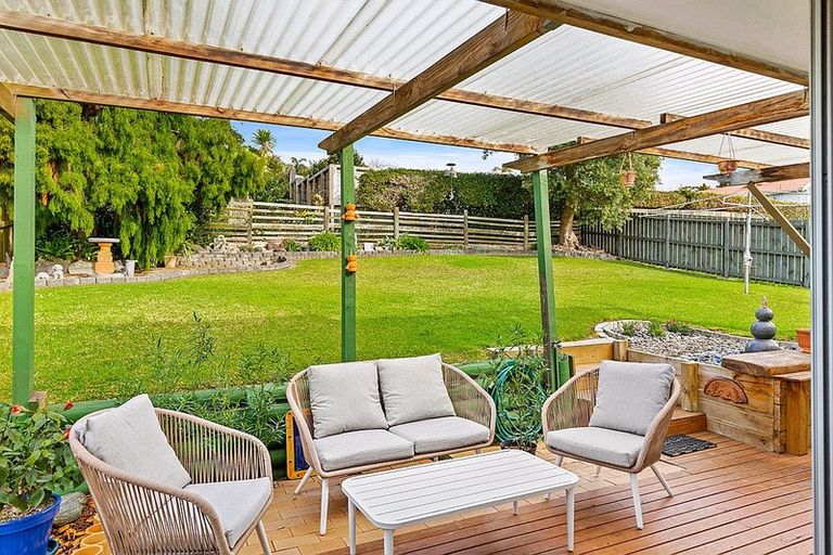 Photo of property in 54 Lemnos Place, Titirangi, Auckland, 0604