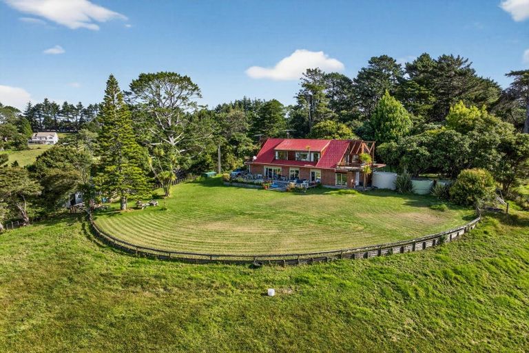 Photo of property in 55 Red Hills Road, Massey, Auckland, 0614