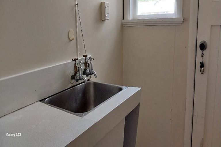 Photo of property in 22 Pearce Crescent, Taita, Lower Hutt, 5011