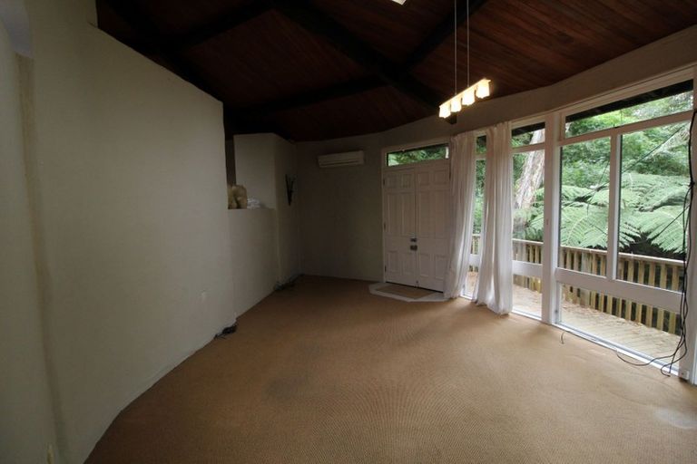 Photo of property in 539 South Titirangi Road, Titirangi, Auckland, 0604
