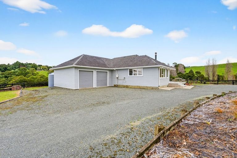 Photo of property in 109 Mountain Road, Maungaturoto, 0587