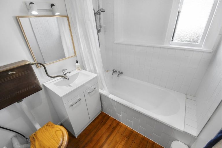 Photo of property in 13 Kowhai Terrace, Saint Martins, Christchurch, 8022