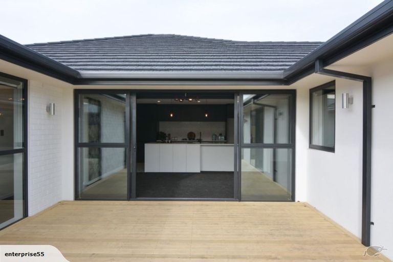 Photo of property in 5 Ciaran Close, Broomfield, Christchurch, 8042