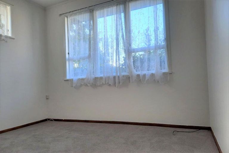 Photo of property in 24 Dellwood Avenue, Henderson, Auckland, 0612