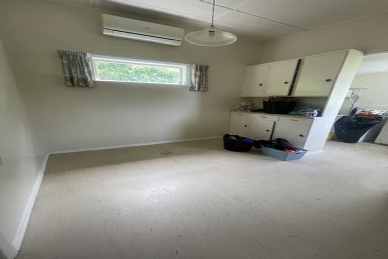 Photo of property in 46 Northland Road, Northland, Wellington, 6012