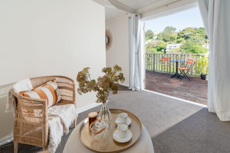 Photo of property in 58 Fairview Crescent, Kelburn, Wellington, 6012