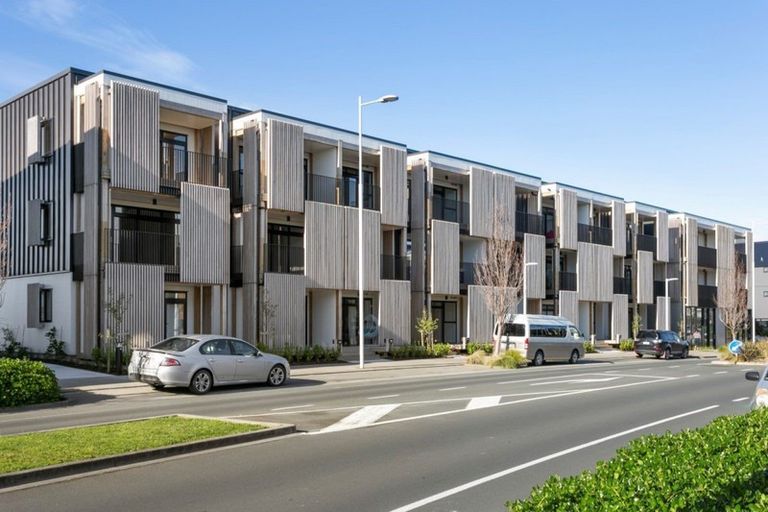 Photo of property in 1/165 Hobsonville Point Road, Hobsonville, Auckland, 0616