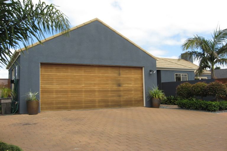 Photo of property in 22 Avonbrook Lane, Pukekohe, 2120