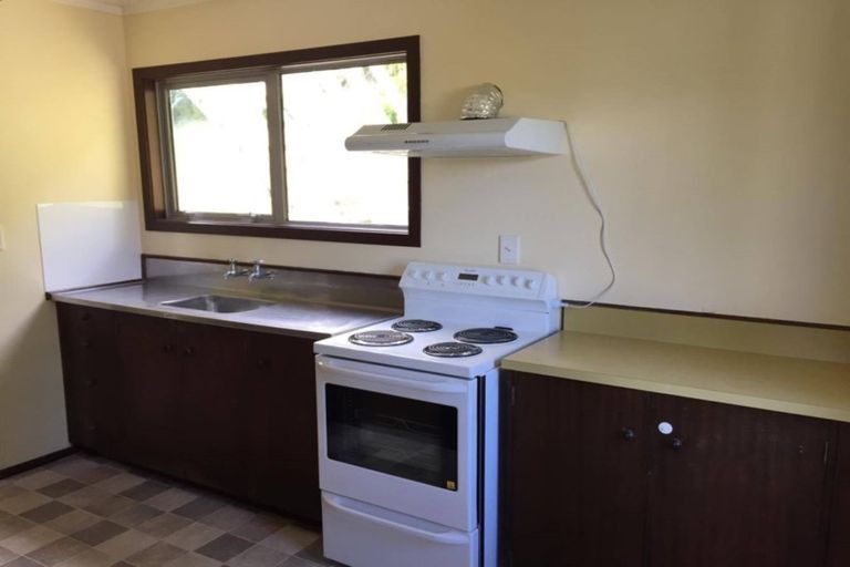 Photo of property in 93 Stewart Drive, Newlands, Wellington, 6037