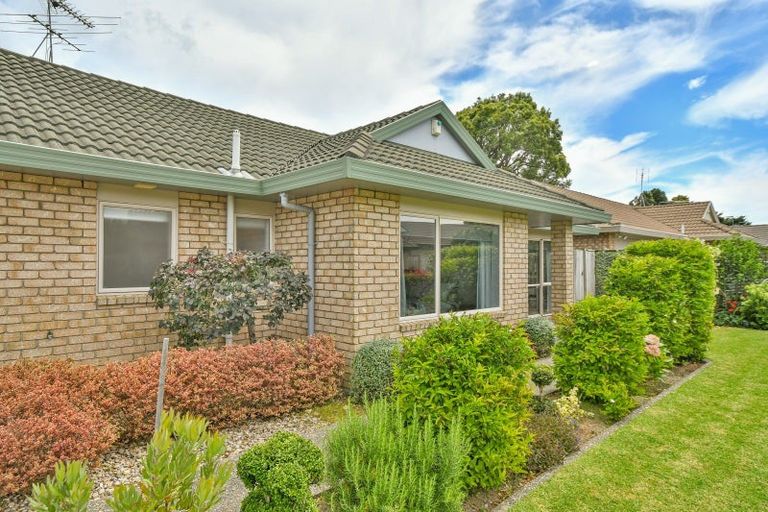 Photo of property in 25c Youngs Road, Papakura, 2110
