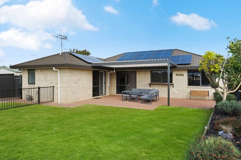Photo of property in 21 Mangakoea Place, St Andrews, Hamilton, 3200