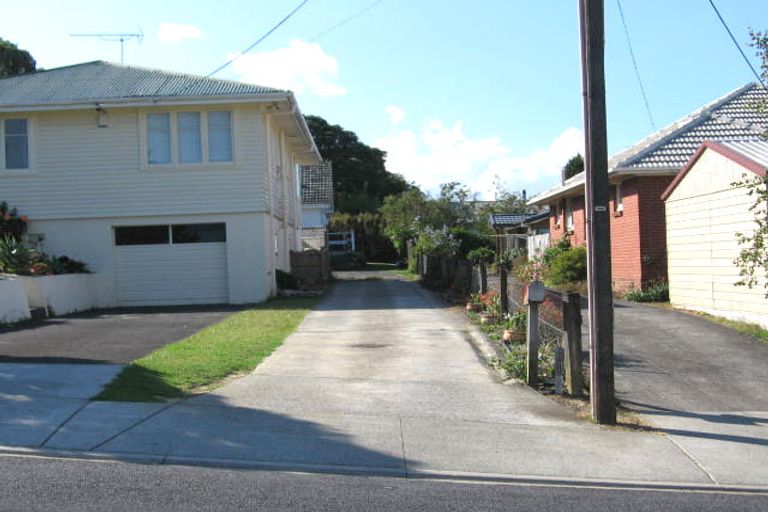 Photo of property in 8a Maui Street, New Lynn, Auckland, 0600