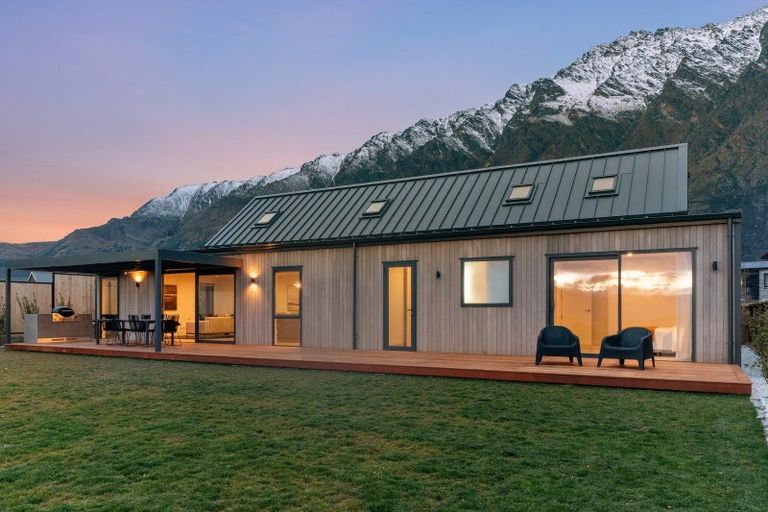 Photo of property in 101 Spur Ridge Rise, Jacks Point, 9371