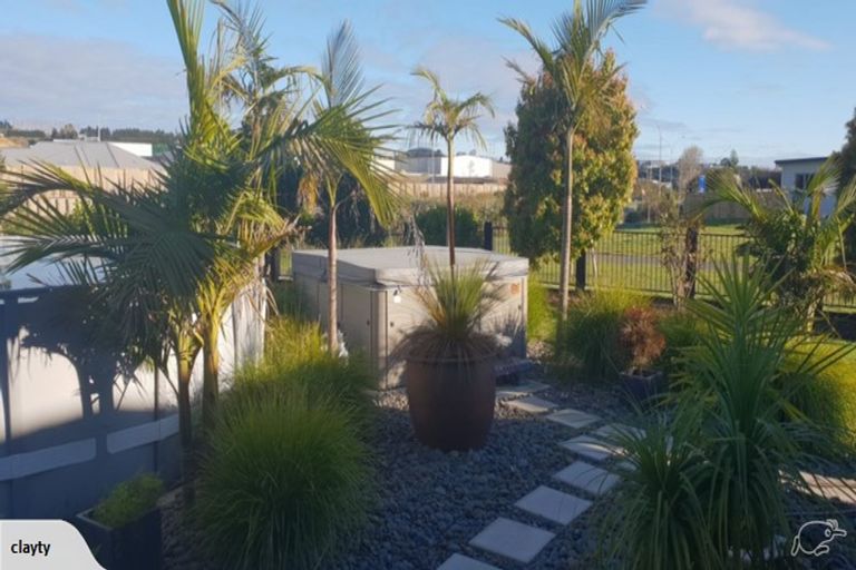 Photo of property in 222 Lakes Boulevard, Pyes Pa, Tauranga, 3112