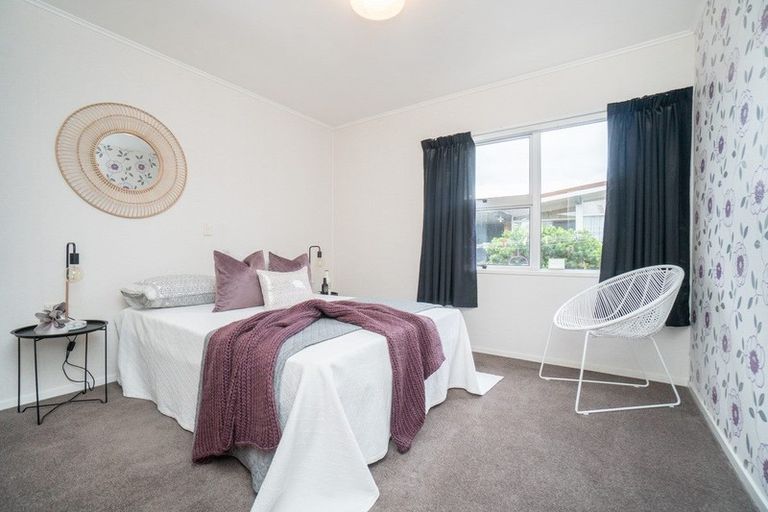 Photo of property in 24 Chelwood Street, Takaro, Palmerston North, 4412