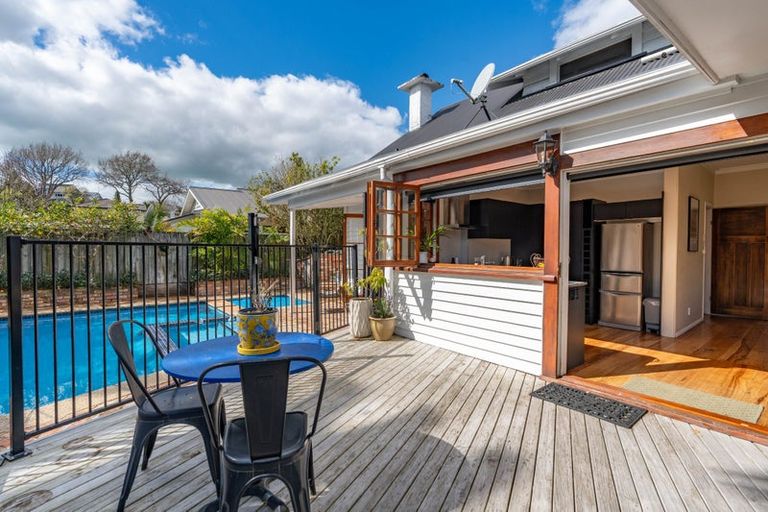 Photo of property in 8 Riro Street, Hamilton East, Hamilton, 3216