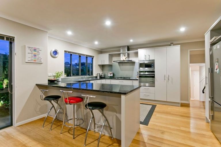 Photo of property in 57 Laurel Oak Drive, Schnapper Rock, Auckland, 0632