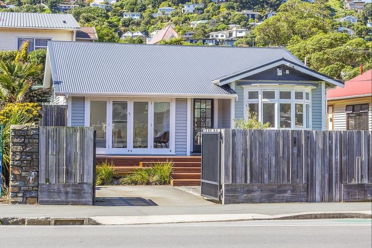 Photo of property in 99 The Parade, Island Bay, Wellington, 6023