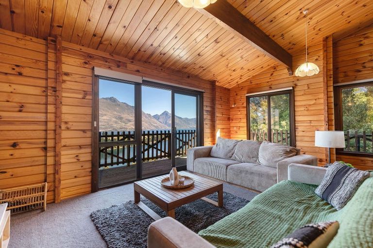 Photo of property in 11 Longwood Place, Queenstown, 9300