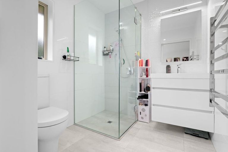 Photo of property in 47 The Esplanade, Huntington, Hamilton, 3210