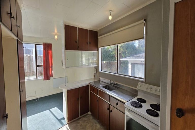 Photo of property in 4 Whitby Place, Westown, New Plymouth, 4310