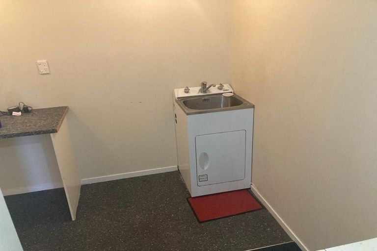 Photo of property in 194 Don Buck Road, Massey, Auckland, 0614