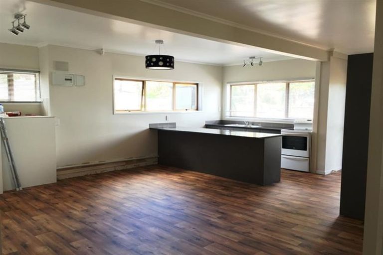 Photo of property in 51 Roys Road, Weymouth, Auckland, 2103