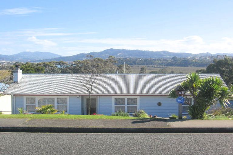 Photo of property in 74 Handforth Street, Onerahi, Whangarei, 0110