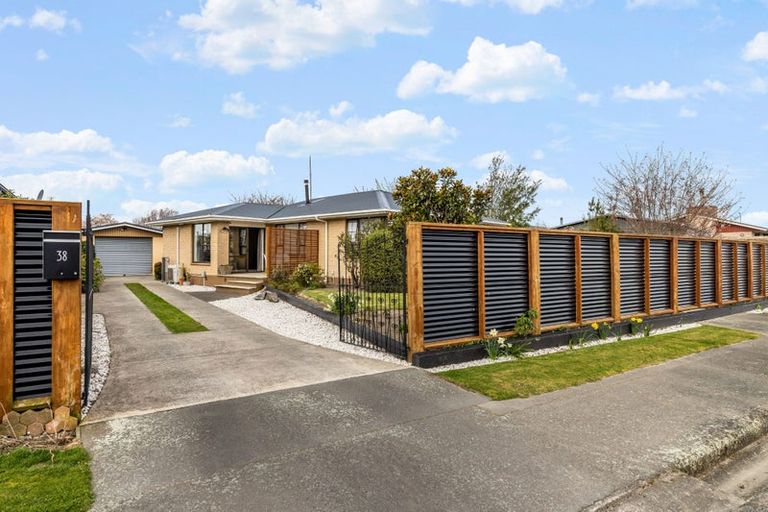 Photo of property in 38 Boston Avenue, Hornby, Christchurch, 8042