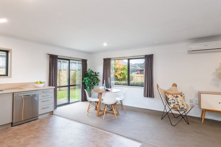 Photo of property in 52 Sunstone Crescent, Brown Owl, Upper Hutt, 5018