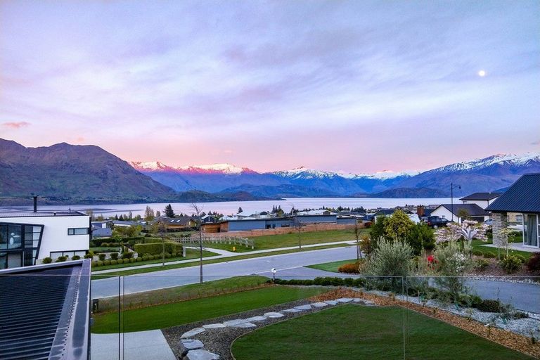 Photo of property in 58 Forest Heights, Wanaka, 9305