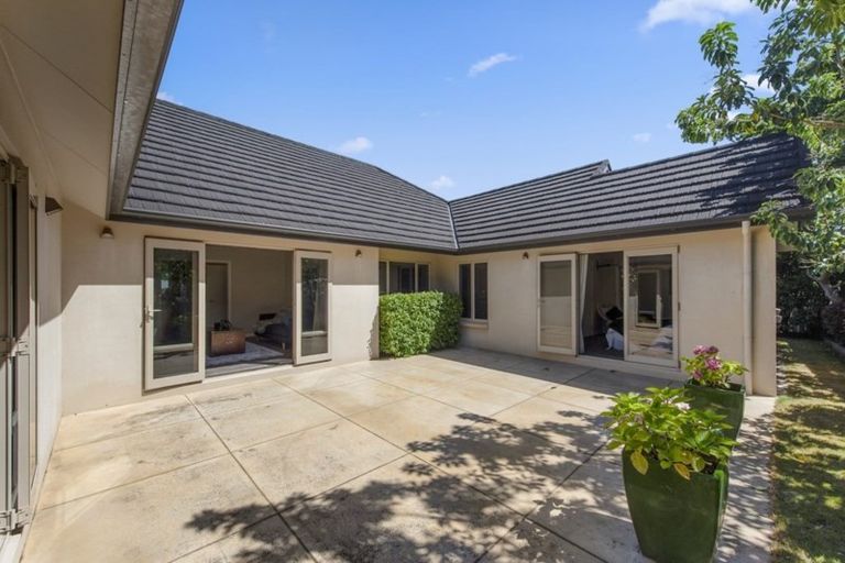 Photo of property in 2 Oldfield Court, Huntington, Hamilton, 3210