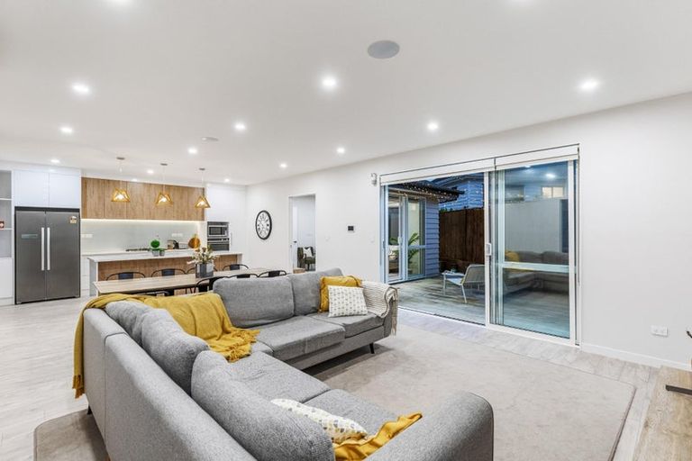 Photo of property in 8 Konoba Avenue, Kumeu, 0810