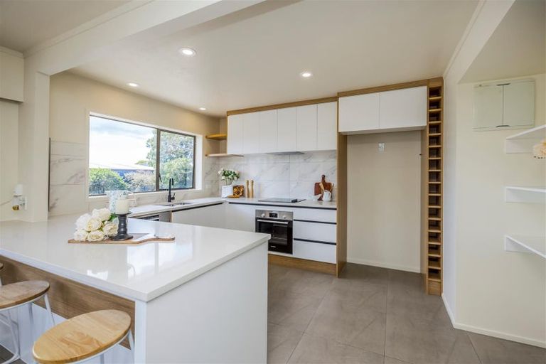 Photo of property in 1/53 Butley Drive, Farm Cove, Auckland, 2012