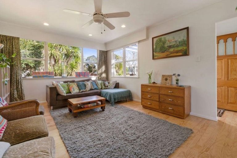 Photo of property in 19 Brennan Avenue, Te Atatu Peninsula, Auckland, 0610